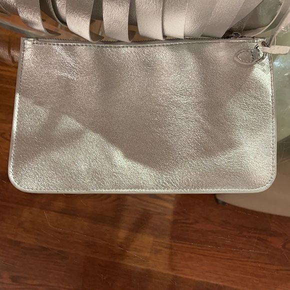 Steve Madden B Corrie Silver Fringe Tote Bag NWT - Picture 4 of 9